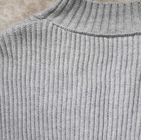 Garage Balloon Sleeve Quarter Zip Sweater - Size Large - Picture 8 of 9